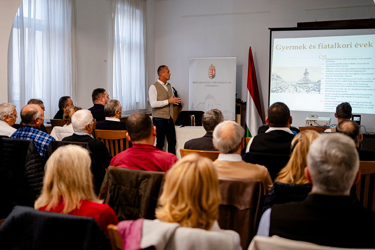 Kratochvil Károly, a zubbony mögötti ember